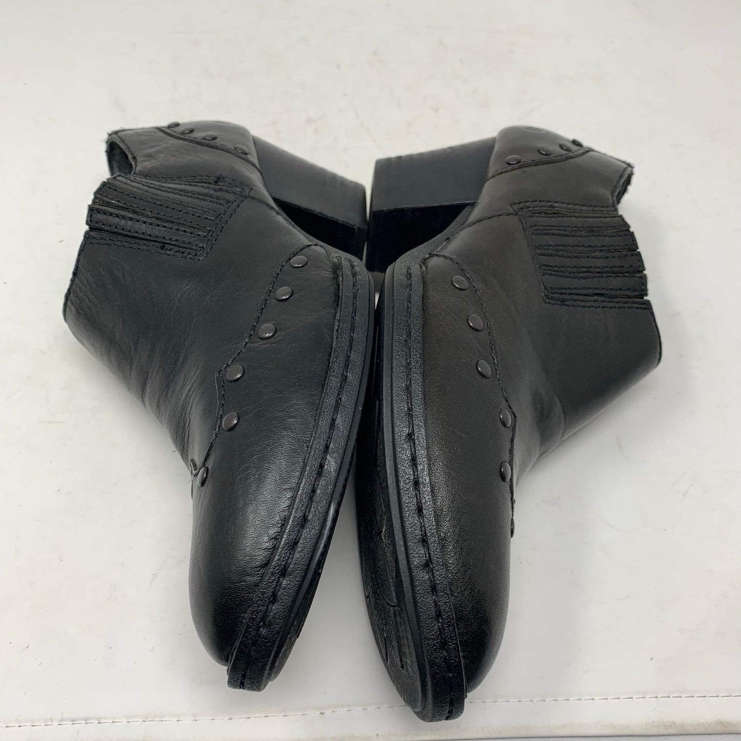 Born Tour Size 7 Black Leather Studded Western Wingtip Ankle Boots Booties