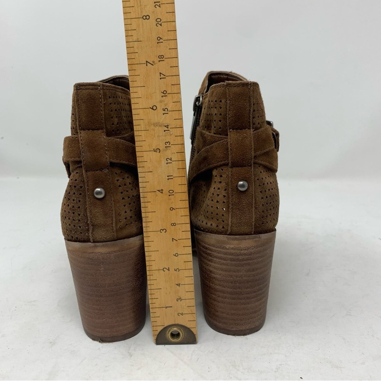 Vince Camuto Temira Ankle Boots Block Heel Peep Toe Brown Suede Leather Size 7
