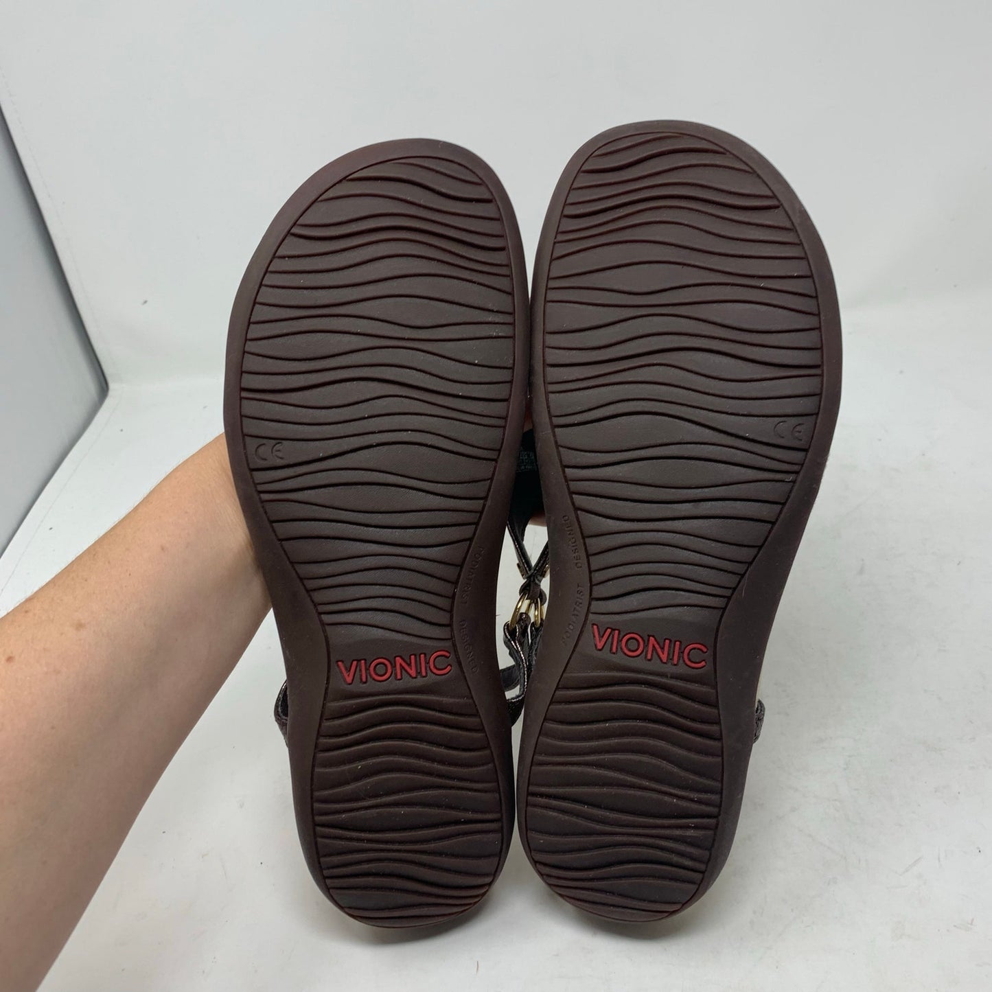 Vionic Kirra Size 9.5 Metallic Bronze Leather Slingback T Strap Toe Post Sandal