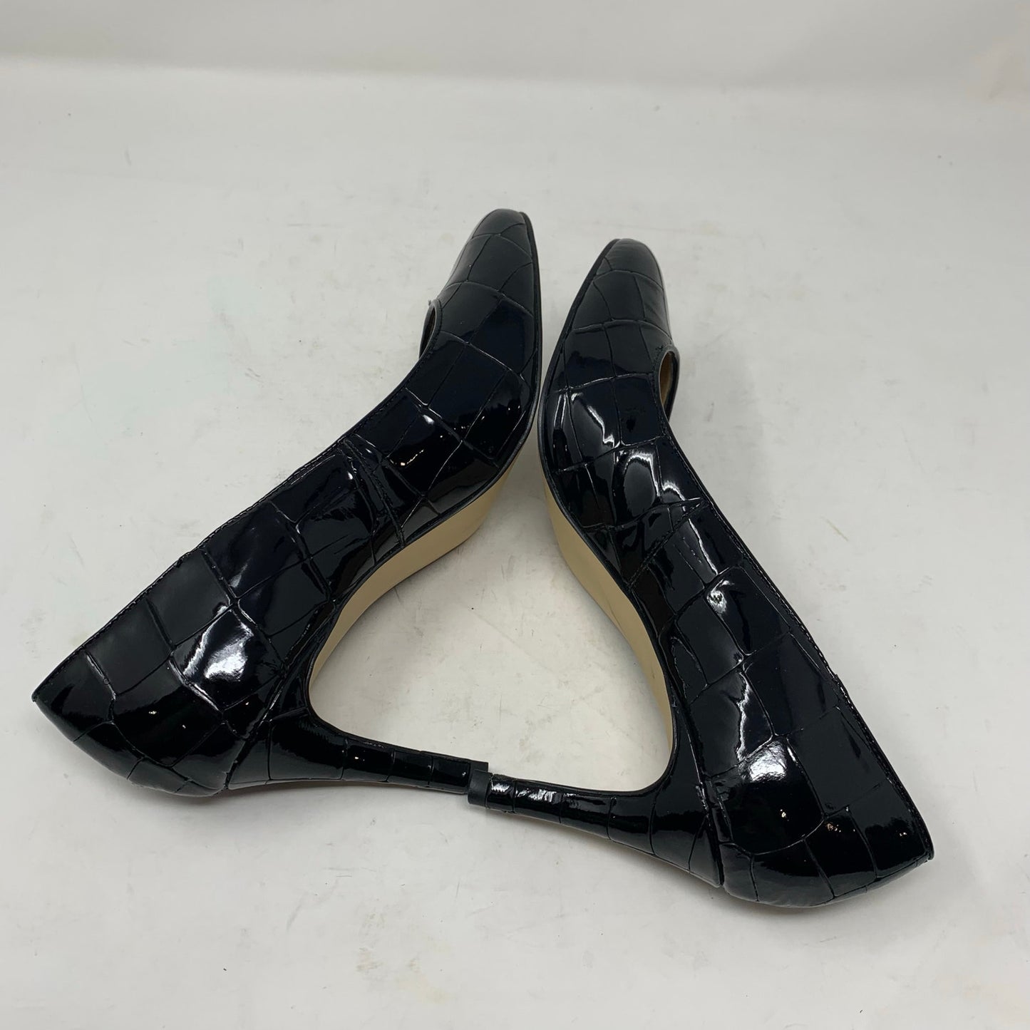 Talbots Women’s Black Leather Croc Embossed Round Toe Pumps Size 8 Classic Heels