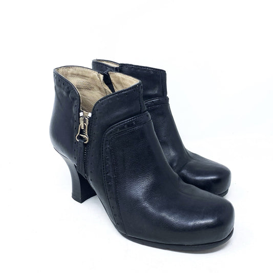 Miz Mooz 8.5 Black Leather Whimsigoth Steampunk Dark Academia Ankle Boot Bootie