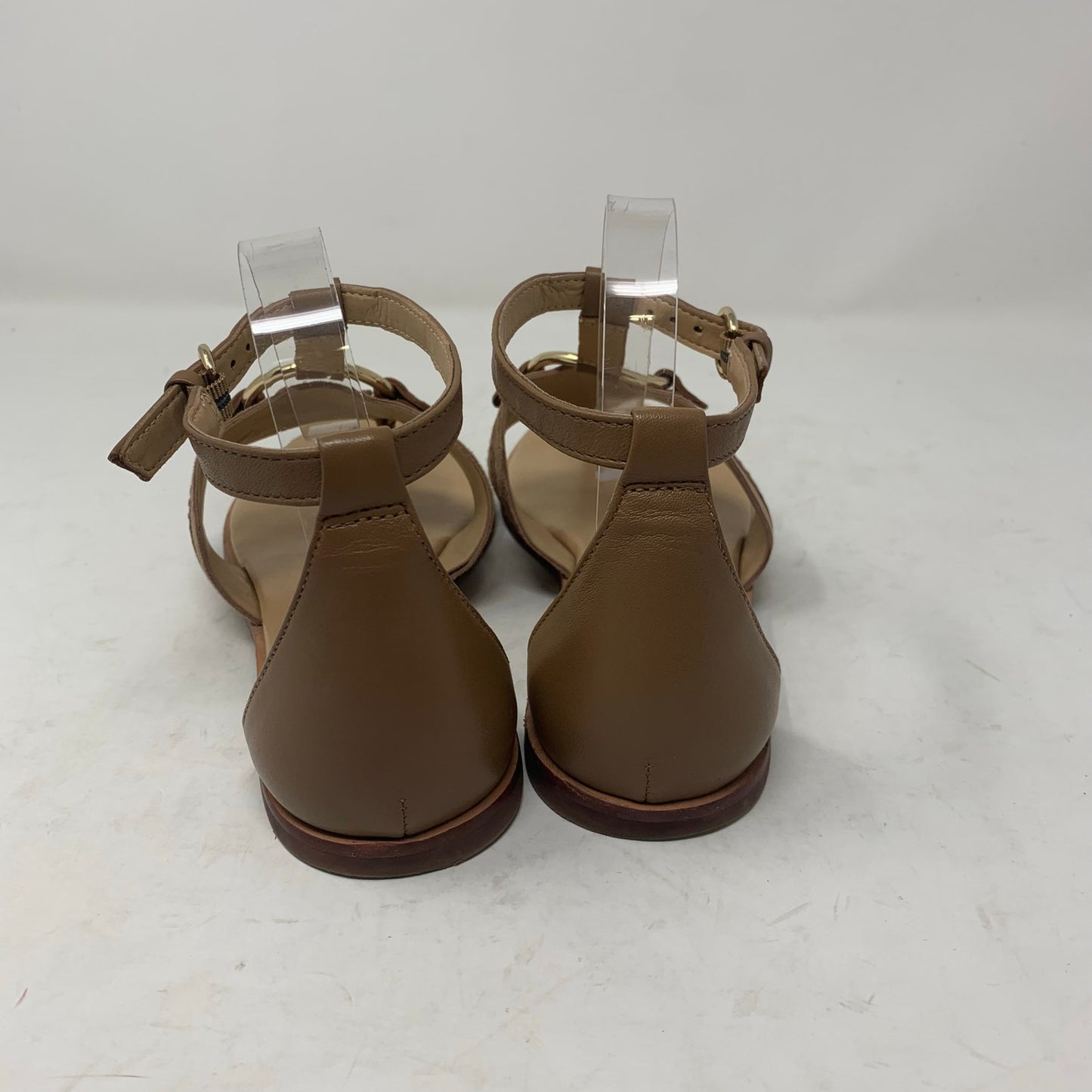 Gibson Latimer Jaylee Circle Ornament Sandal Size 8 Tan Sheep Leather Gold Ring