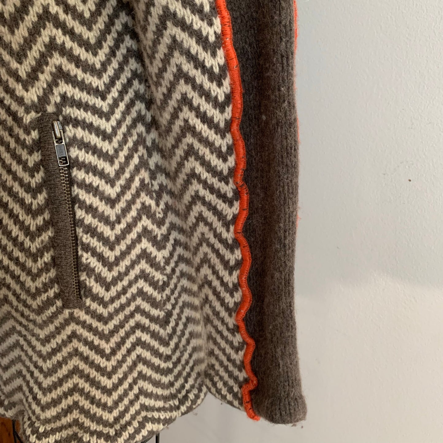 Tsunami Size M Lambswool Blend Full Zip Hooded Sweater Jacket Chevron Orange Y2K