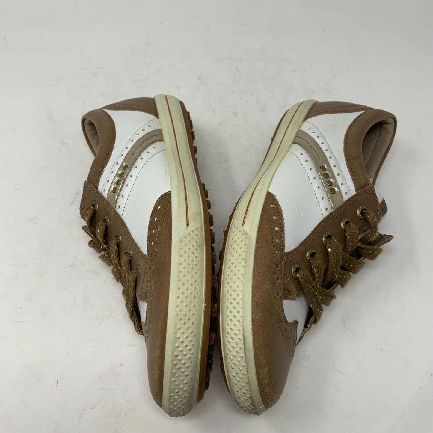 Ecco Hydromax Spikeless Golf Shoes Oxford Wingtip 7.5 EU 38 Tan White Leather