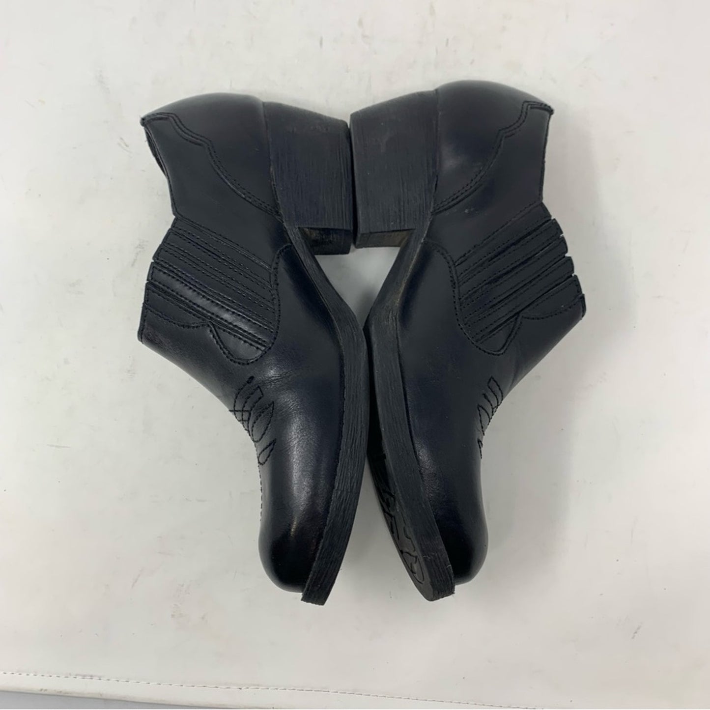 Nurture Shey Black Leather Western Ankle Boot Bootie Size 7.5 Elastic Gore