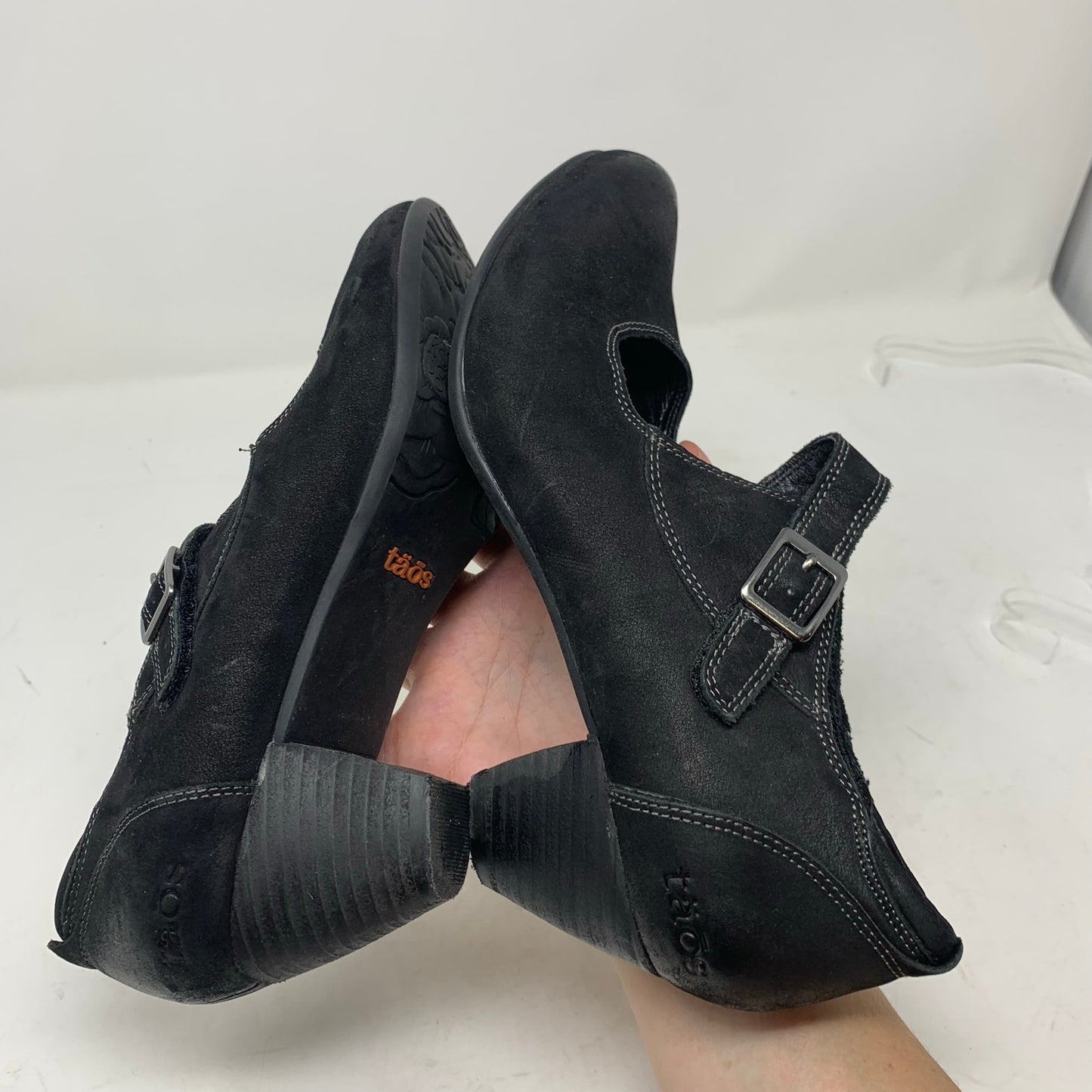 Taos Studio Black Oiled Leather Mary Jane Pump Mid Heel Classic Size 7.5