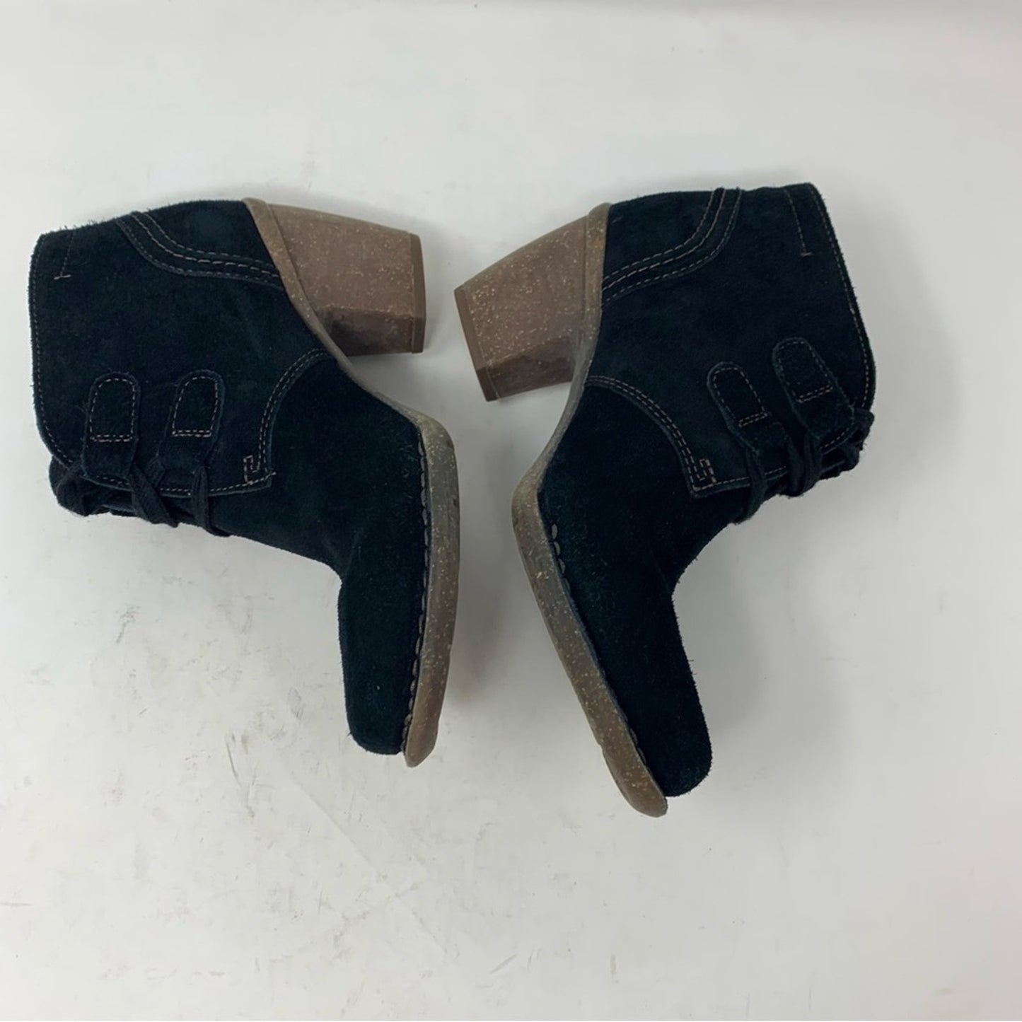 Clarks Artisan Carleta Lyon Black Nubuck Lace Up Ankle Boot Bootie 8 Chunky Heel