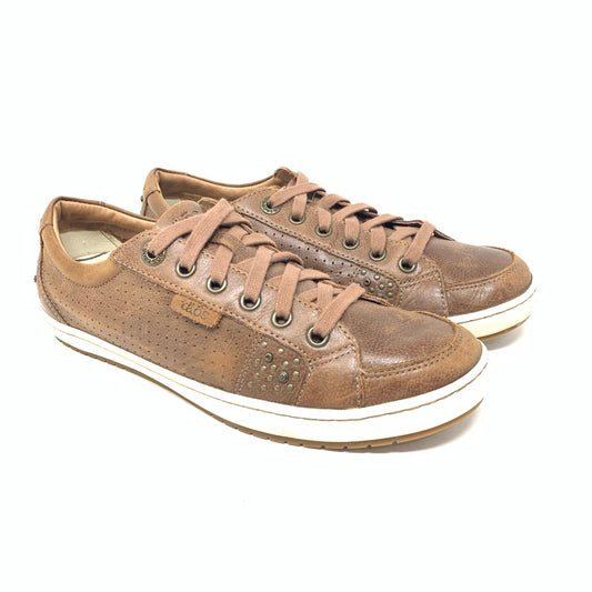 Taos Freedom 8.5 Brown Leather Lace Up Sneakers Studded Distressed Casual